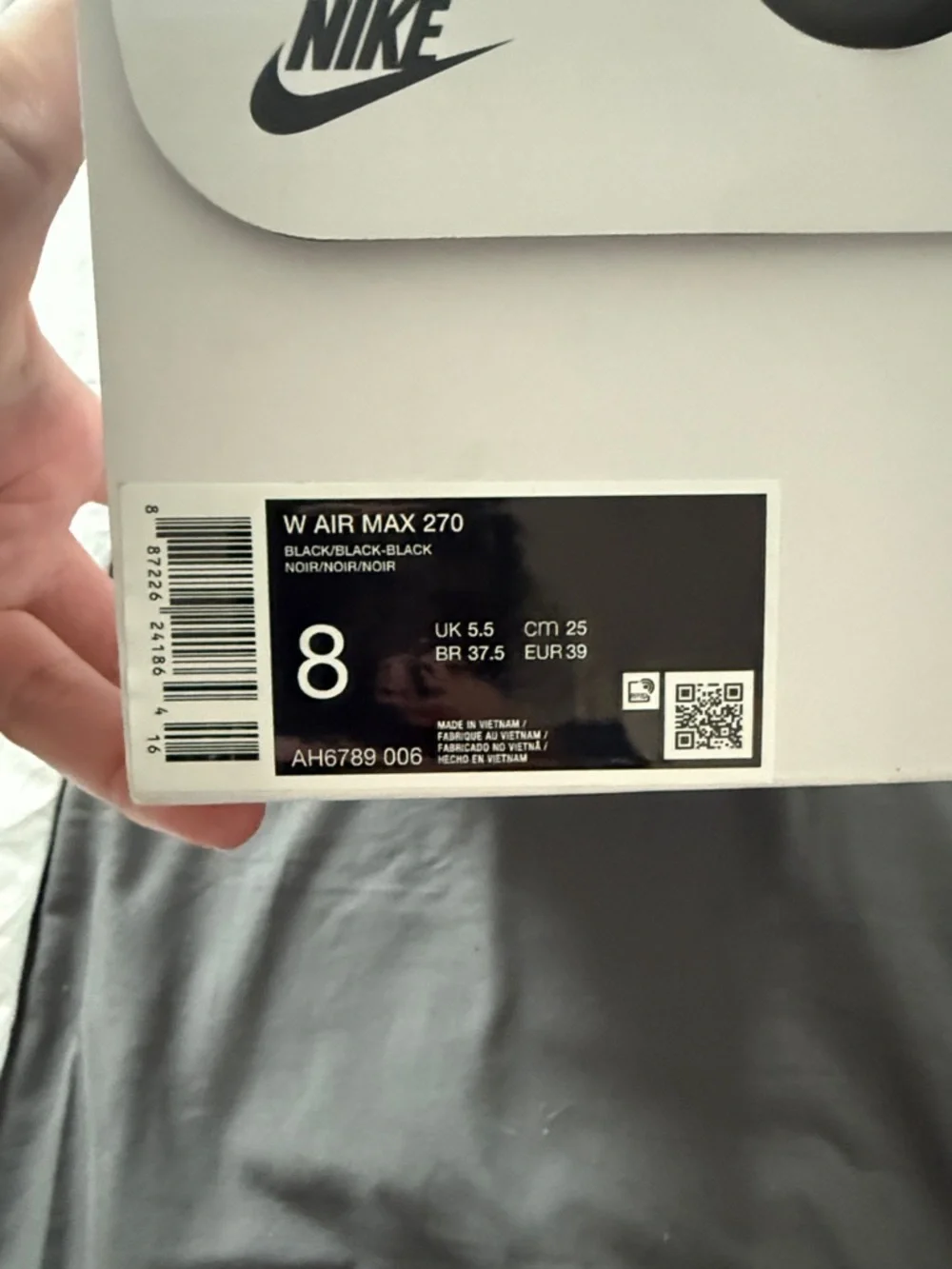 BNIB Nike Air Max 270 Triple Black - Picture 7 of 9